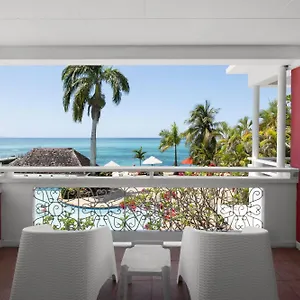 4* Resort Grand Decameron Cornwall Beach, A Trademark